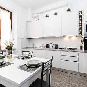 Appartamento 200 Mt Dal Centro La Piazzetta, Varazze